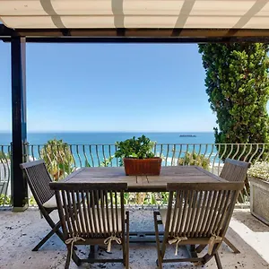 https://villa-del-mar-luxurious-en-suite-bedroom-with-lounge.hotels-capetown.com